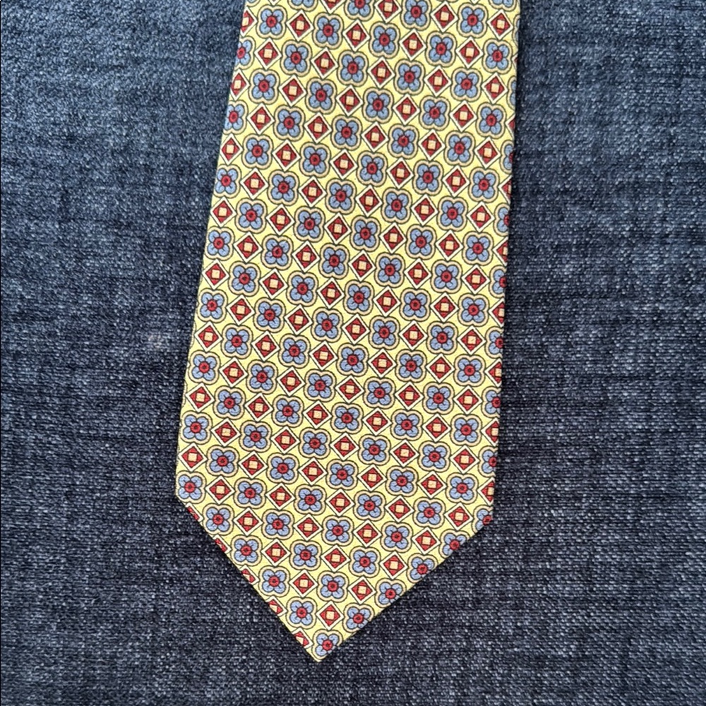 Brioni Yellow and Red Silk Tie with Geometric Pattern